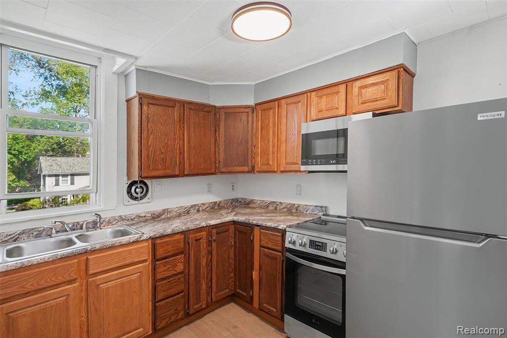 512 S Broad Street, Holly, MI 48442 — Photo 11