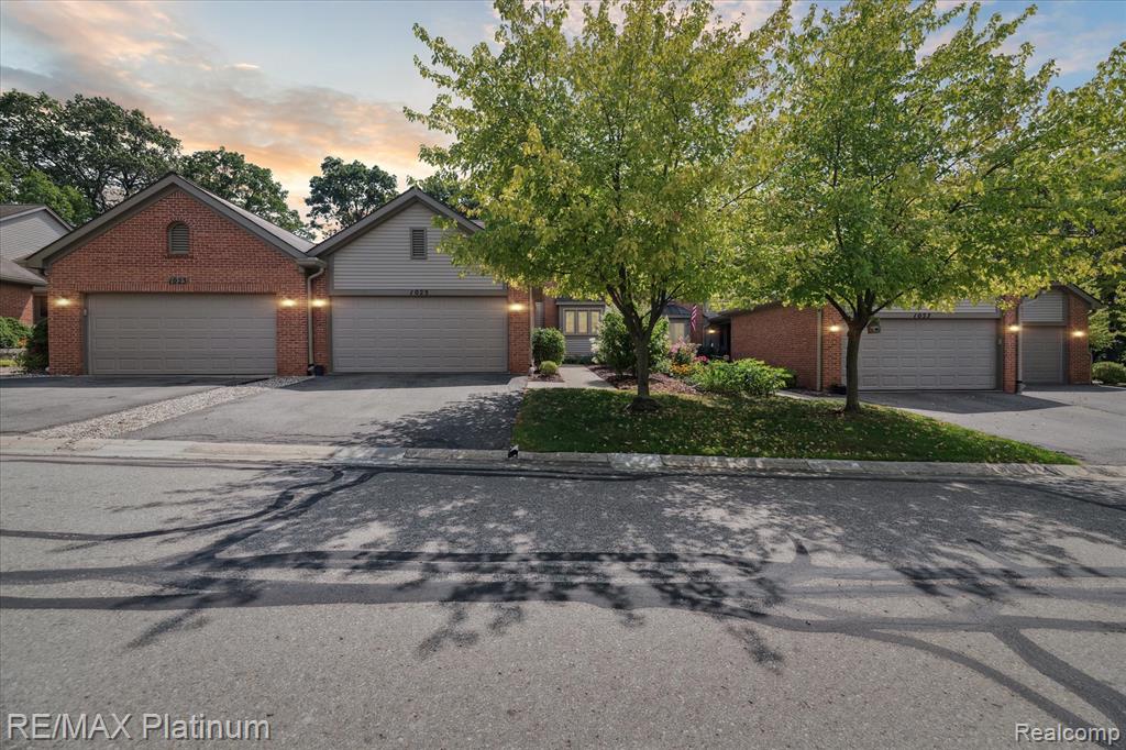 1025 Pinewood Court, Brighton, MI 48116 — Photo 29