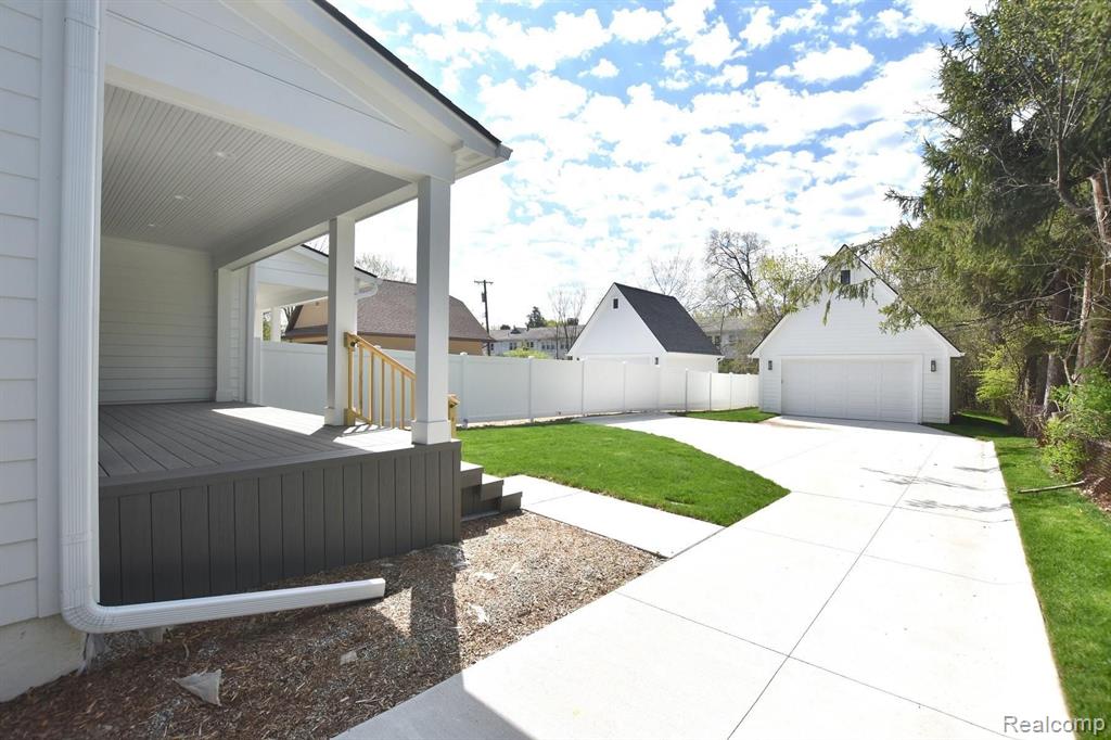 887 REDDING Road, Birmingham, MI 48009 — Photo 24