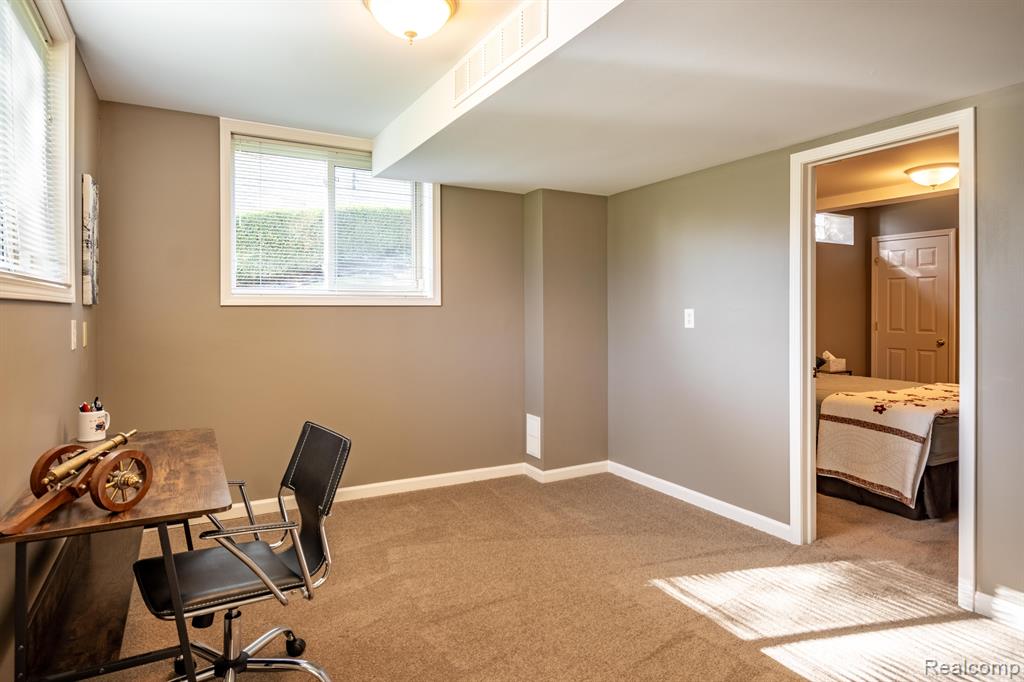 7059 YARMOUTH Drive, West Bloomfield, MI — Photo 43