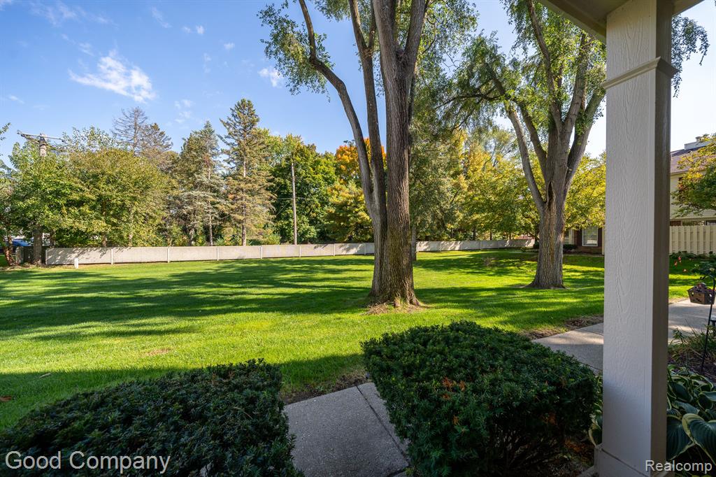 2068 Hidden Meadows Drive, unit D, Walled Lake, MI 48390 — Photo 19