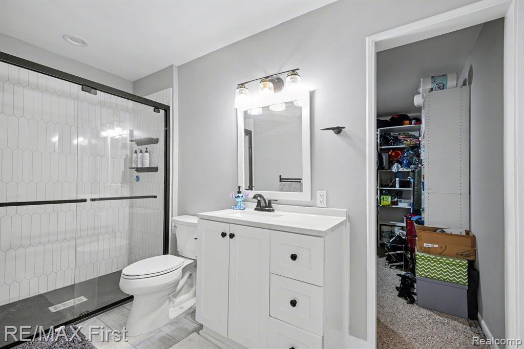 20400 Robinway Drive, Macomb, MI 48036 — Photo 38