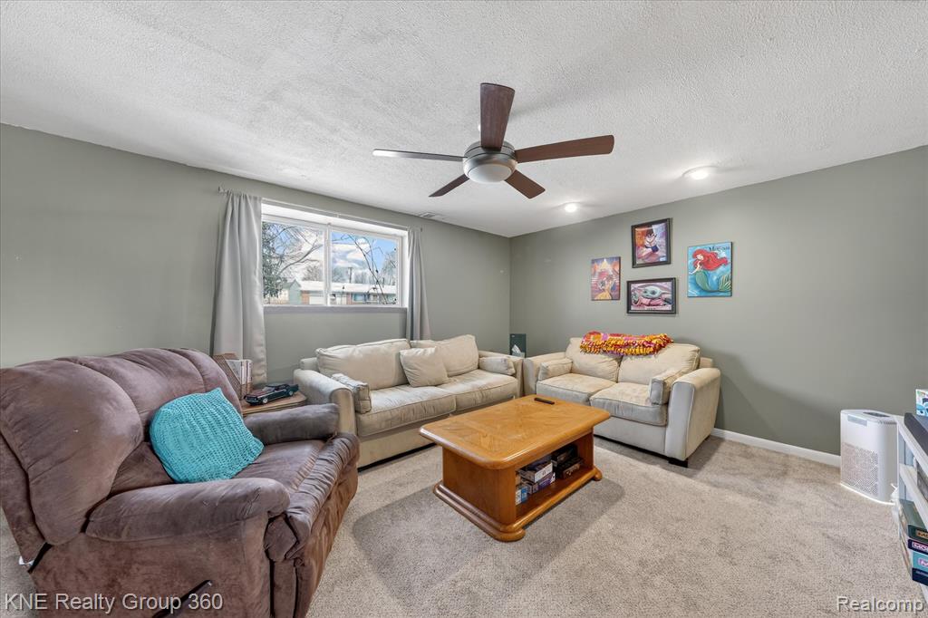 5423 Mikewood Drive, Waterford, MI 48327 — Photo 27