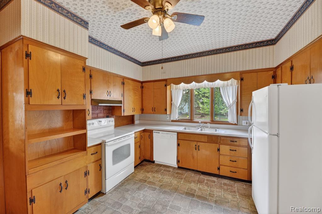 516 W Washington Street, Howell, MI 48843 — Photo 10
