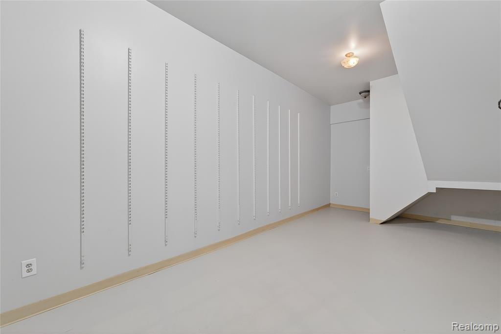 9624 Bridge Lake Road, Clarkston, MI 48348 — Photo 38