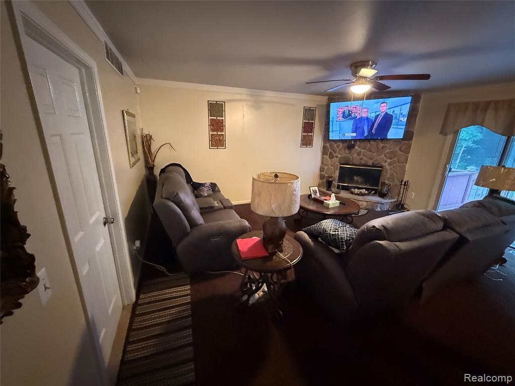 44994 Sondra Drive, Belleville, MI 48111 — Photo 6