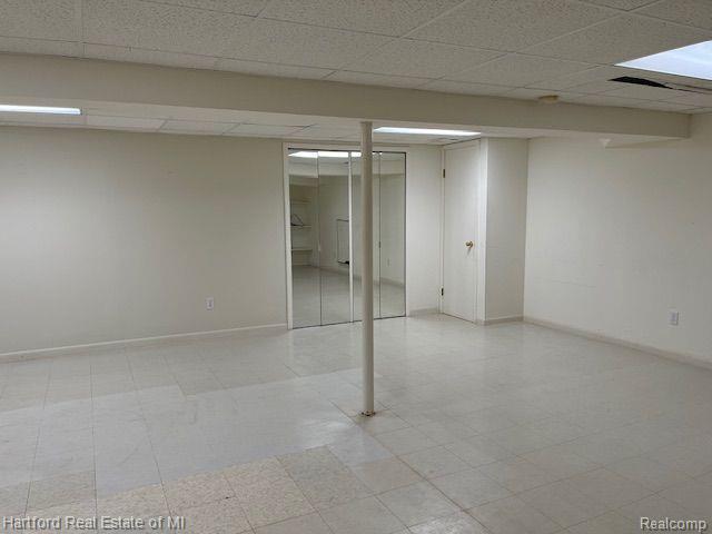 395 WOODVALE Drive, Walled Lake, MI 48390 — Photo 31