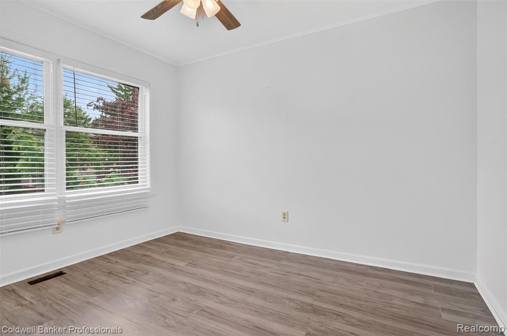902 Little Hill Court, Rochester Hills, MI 48307 — Photo 12