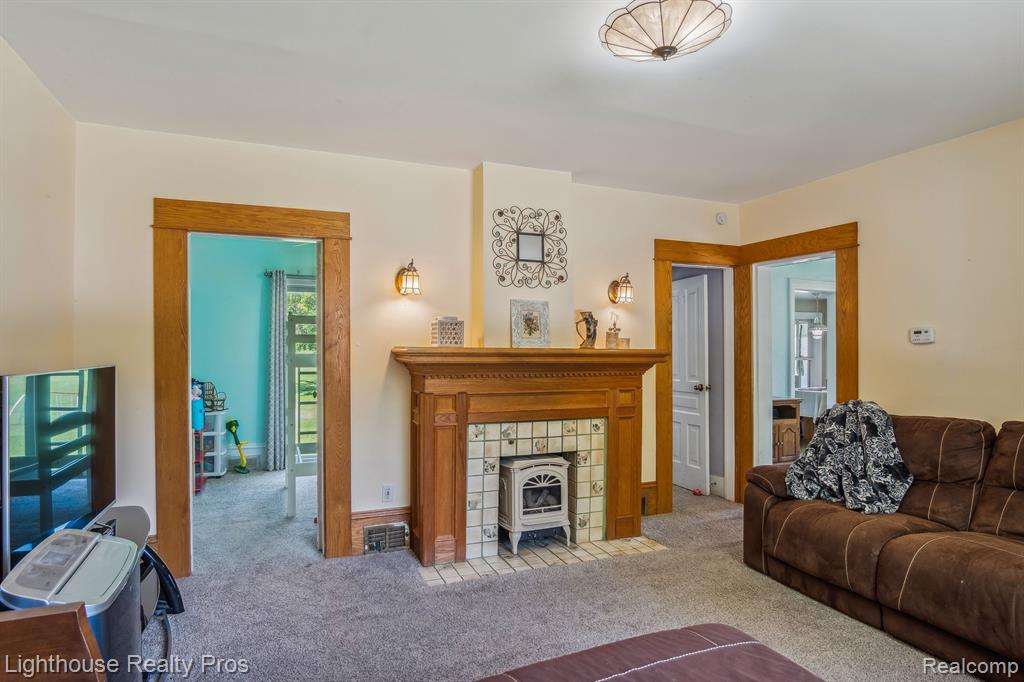 67640 W 8 MILE Road, South Lyon, MI 48178 — Photo 14