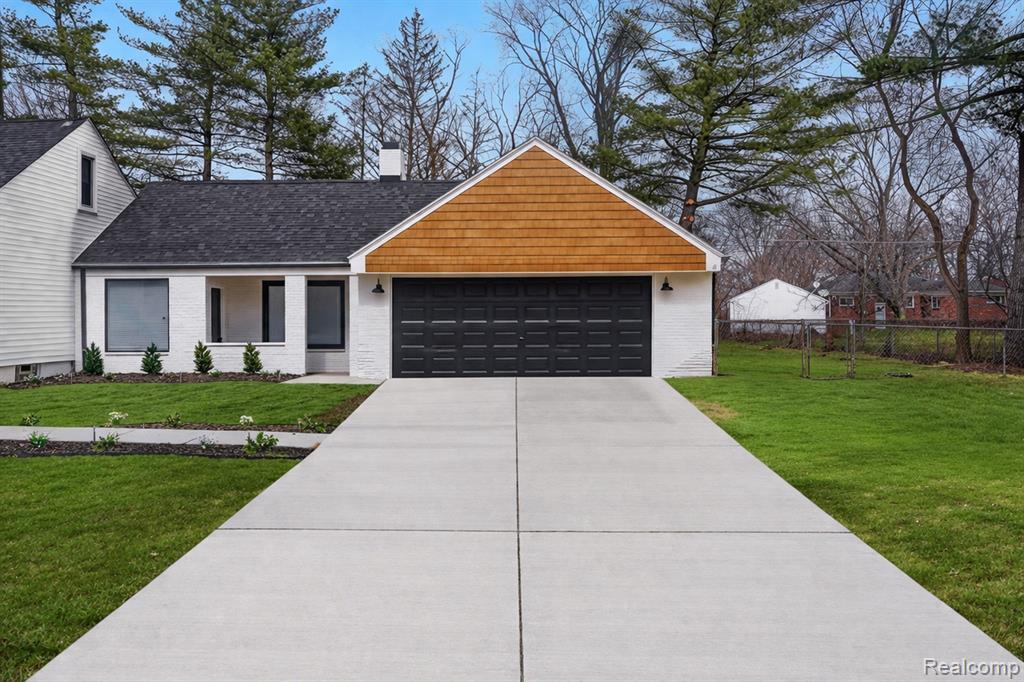 19133 Huntington Avenue, Harper Woods, MI 48225 — Photo 43