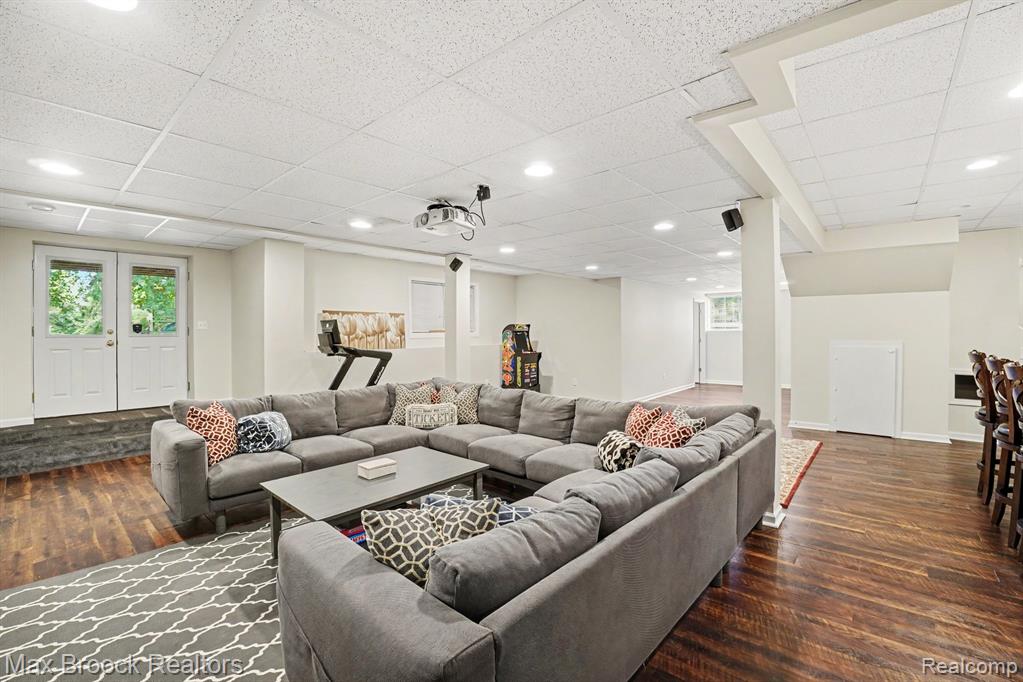 9843 Oak Valley Drive, Clarkston, MI 48348 — Photo 31