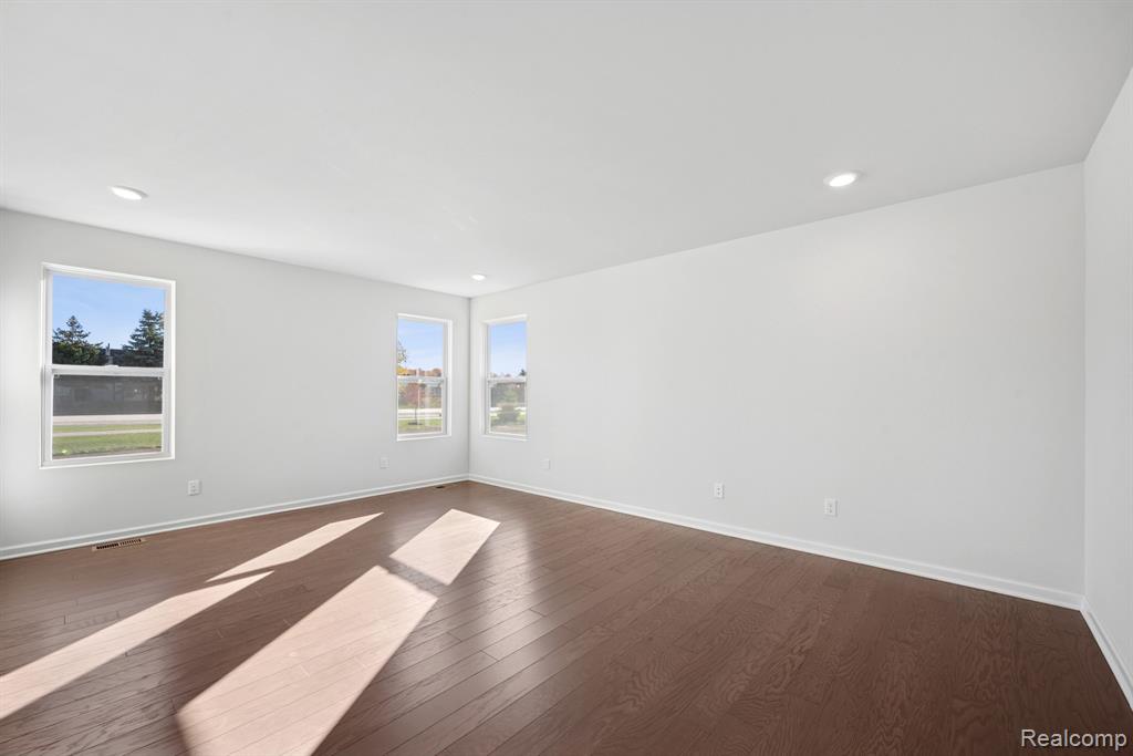 54822 Heron Circle, New Baltimore, MI 48047 — Photo 9