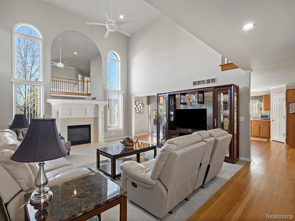46490 MARINER Drive, Macomb, MI 48044 — Photo 11