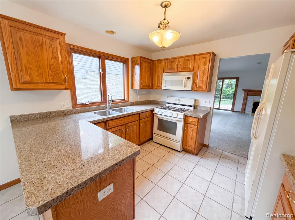 52186 Jacqueline Court, Macomb, MI 48042 — Photo 2