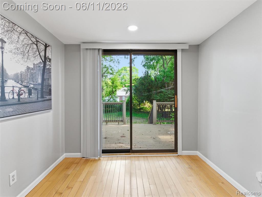 404 La Plaza Court, Royal Oak, MI 48073 — Photo 11