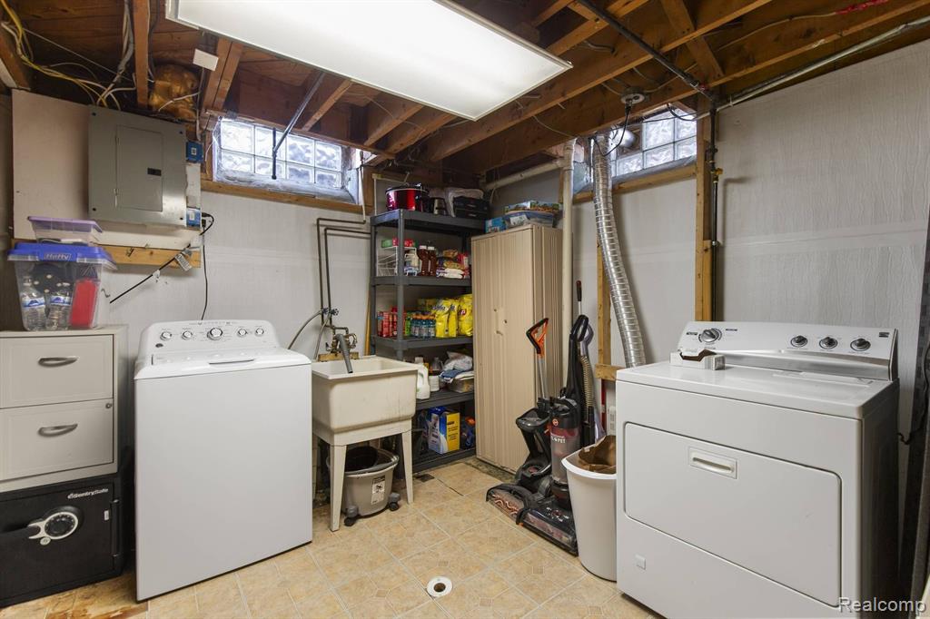 8681 STROM Drive, Sterling Heights, MI 48314 — Photo 26