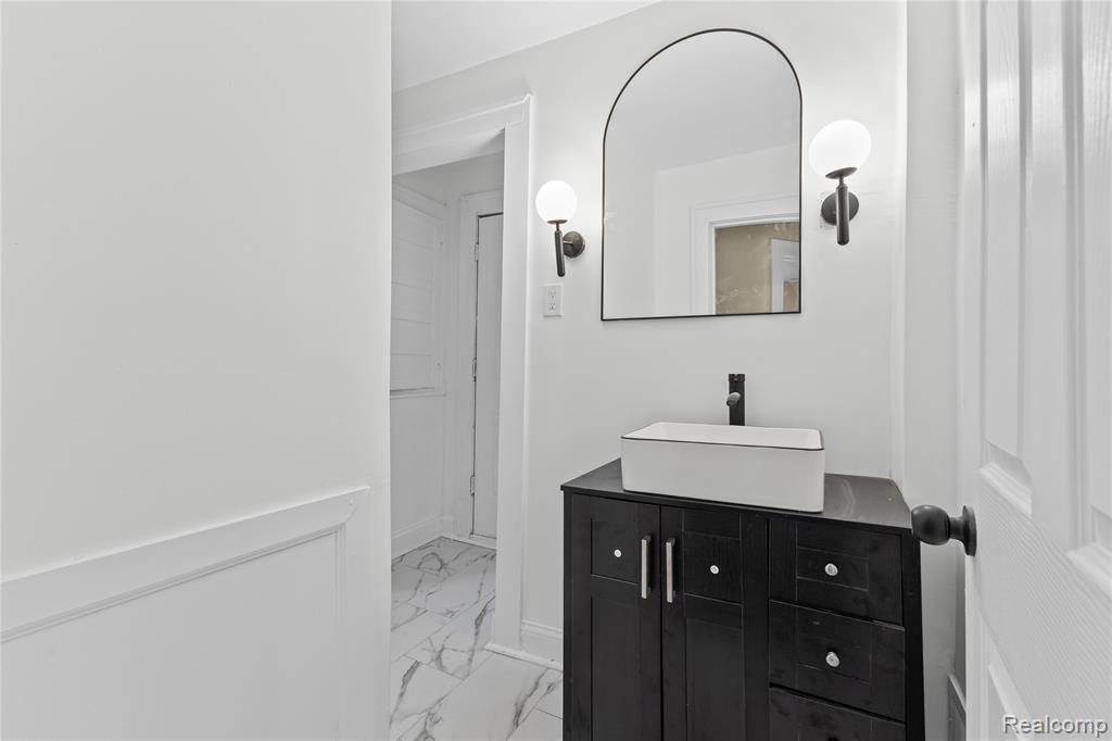 13558 Pinehurst Street, Detroit, MI 48238 — Photo 12