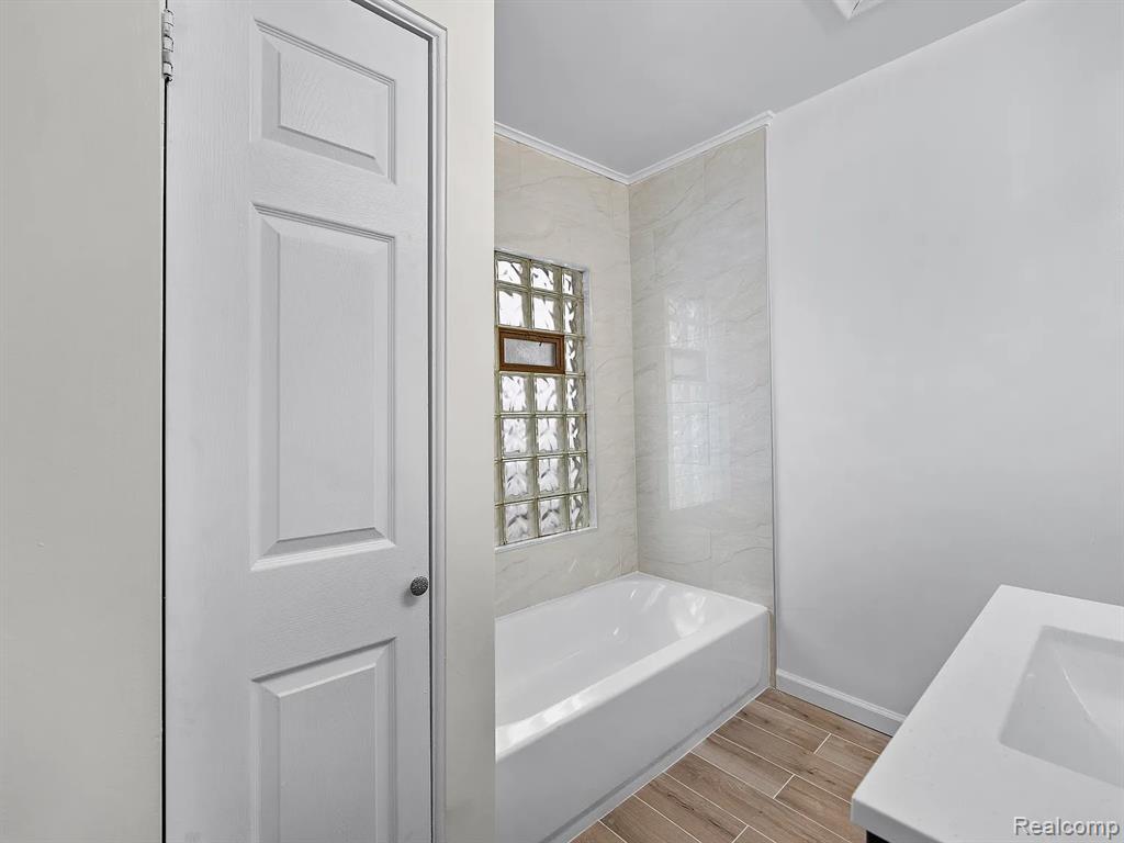 419 W 12 Mile Road, Royal Oak, MI 48073 — Photo 10