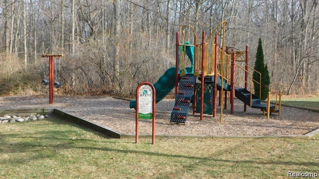 44982 Marigold Drive, Sterling Heights, MI 48314 — Photo 32