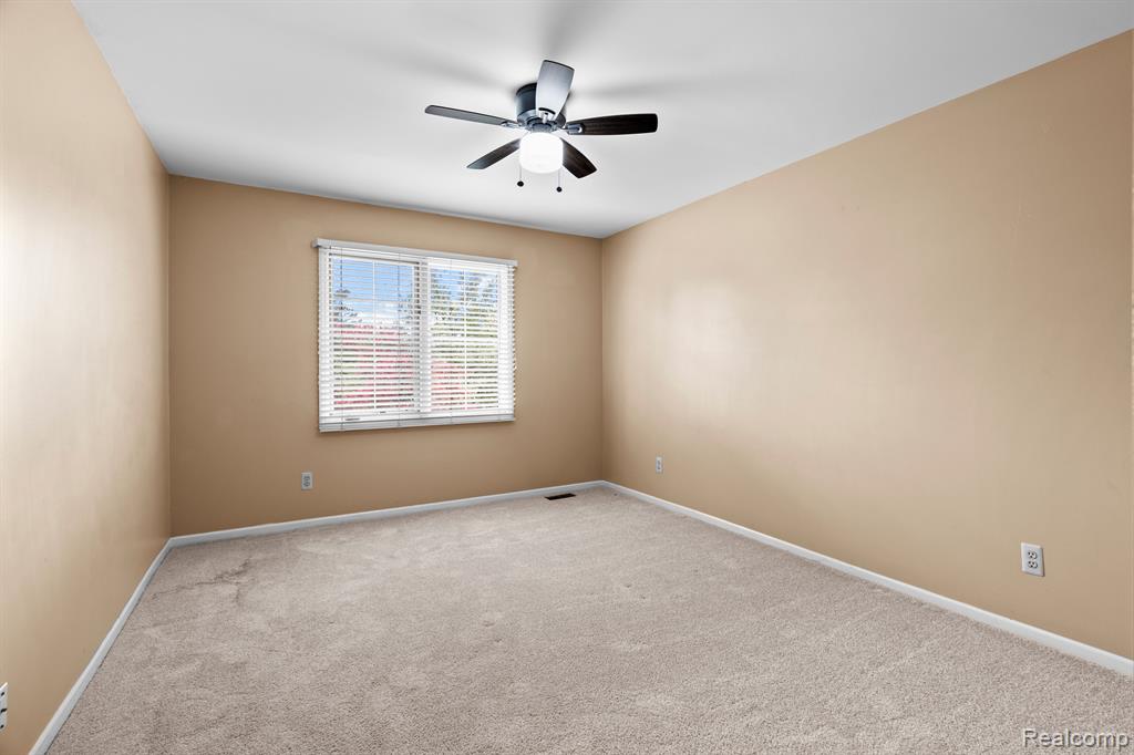 45419 GLENGARRY Boulevard, Canton, MI 48188 — Photo 28