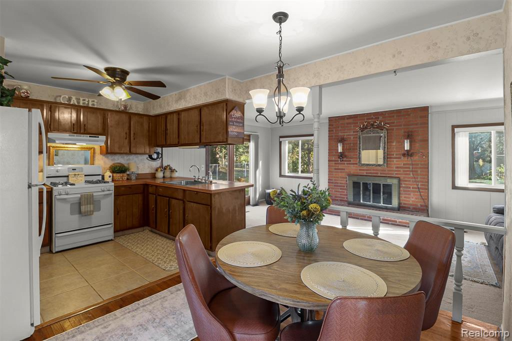 740 Sheffield Drive, Madison Heights, MI 48071 — Photo 2
