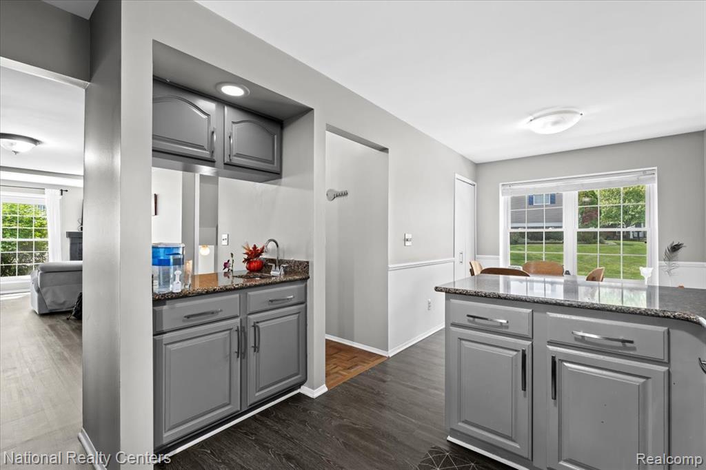 42142 Roscommon Street, Novi, MI 48167 — Photo 12