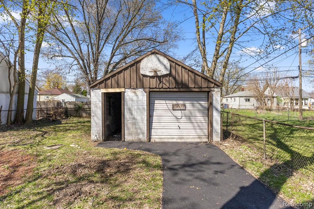 4924 ZIEGLER Street, Dearborn Heights, MI 48125 — Photo 25