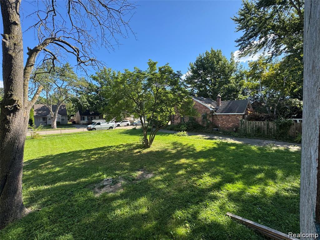 20860 Ridgemont Road, Harper Woods, MI 48225 — Photo 4