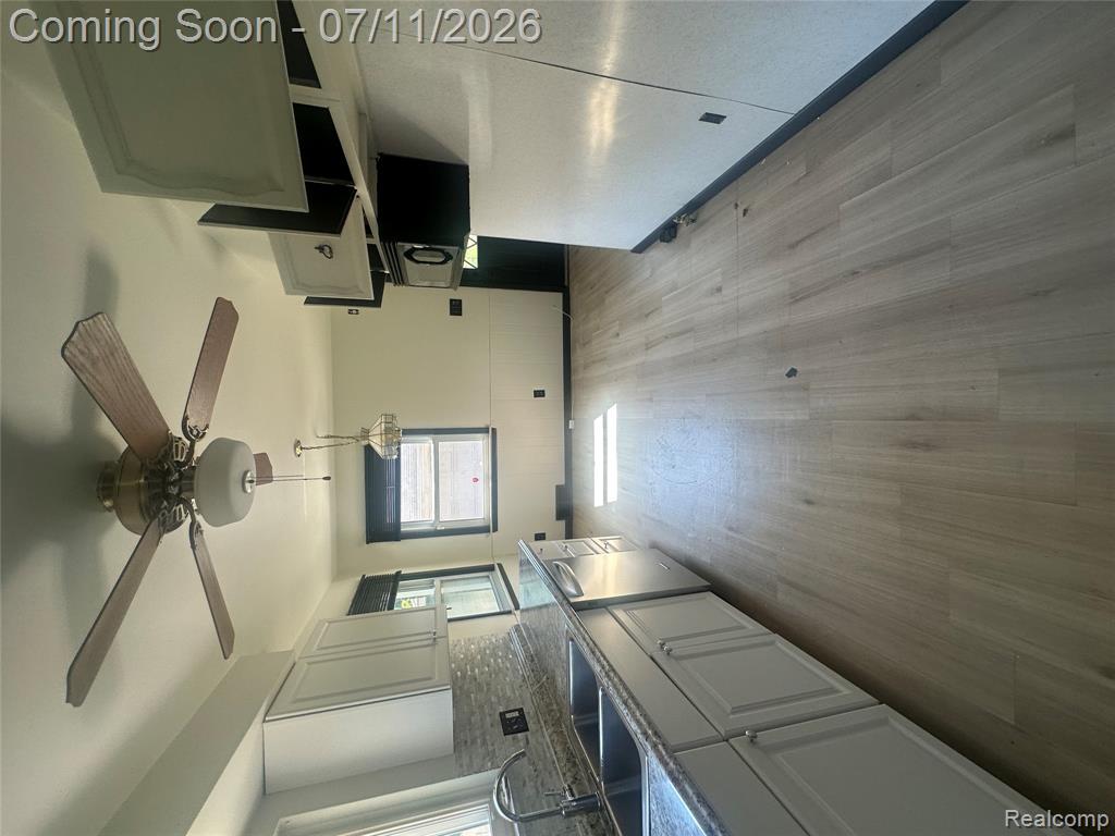 8315 Arnold Street, Dearborn Heights, MI 48127 — Photo 15
