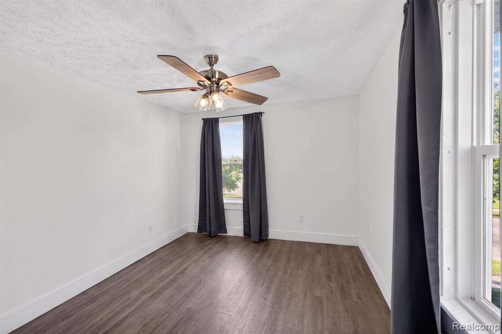 925 W Kalamazoo Street, Lansing, MI 48915 — Photo 36