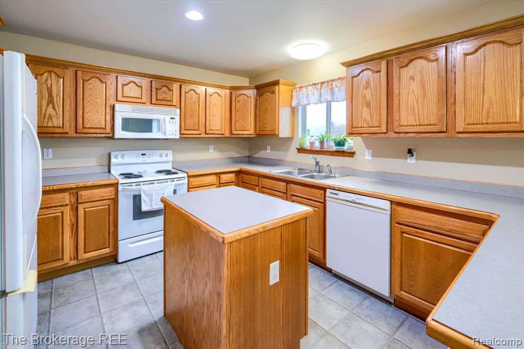 824 Janna Leigh Drive, Otter Lake, MI 48464 — Photo 20