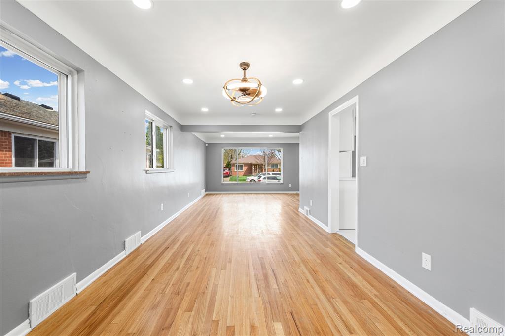 23701 Coyle Street, Oak Park, MI 48237 — Photo 6