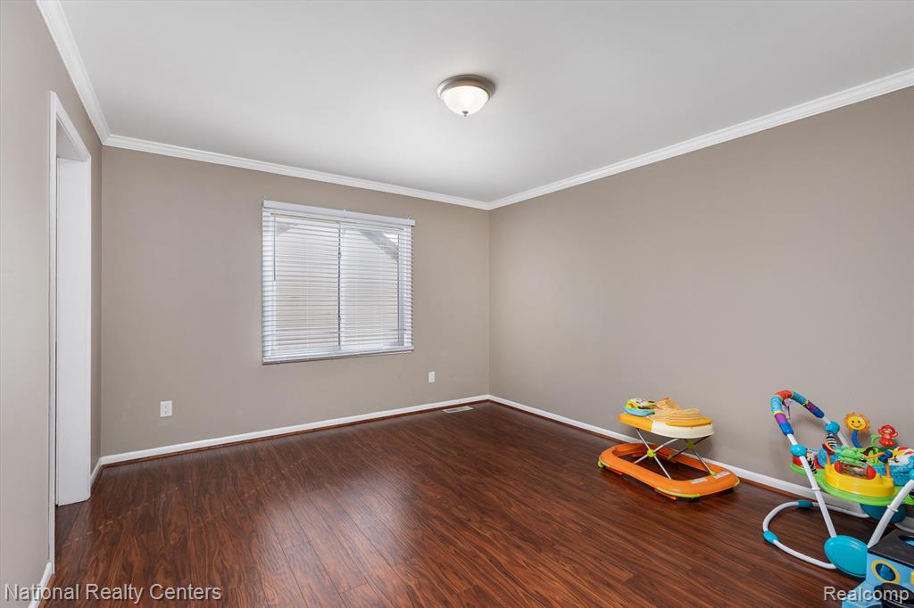 51569 PINEWOOD Drive, Macomb, MI 48042 — Photo 22