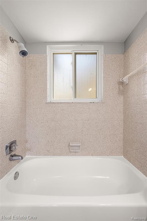 9600 Yale Avenue, Clarkston, MI 48348 — Photo 34