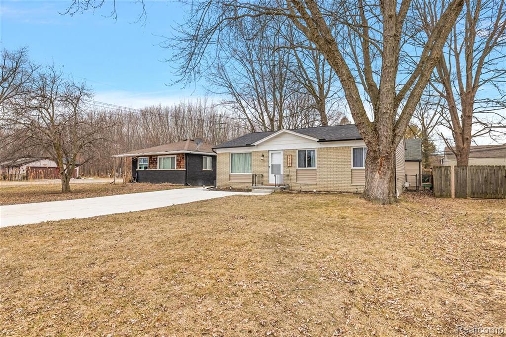 39621 Detroit Street, Harrison Township, MI — Photo 4