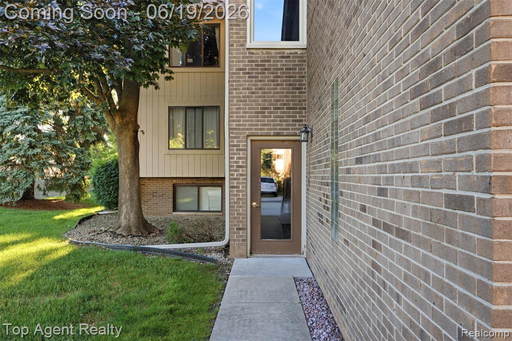 42374 Lochmoor Street, Clinton Twp, MI 48038 — Photo 46