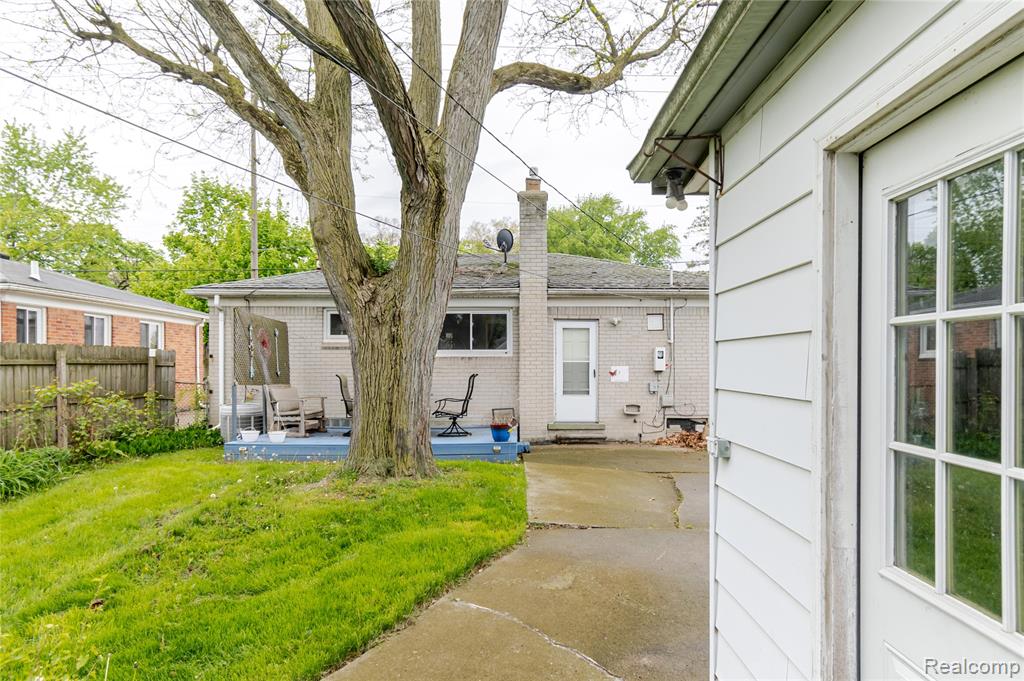 534 Henry Ruff Road, Garden City, MI — Photo 30
