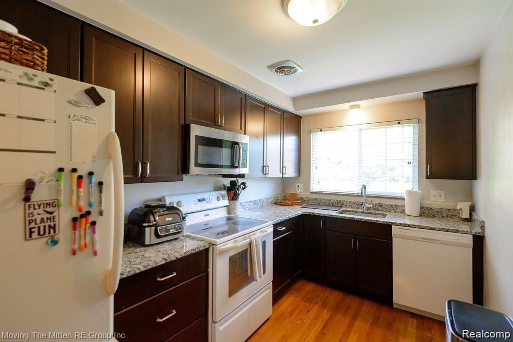 487 N ETON Street, B5, Birmingham, MI 48009 — Photo 19
