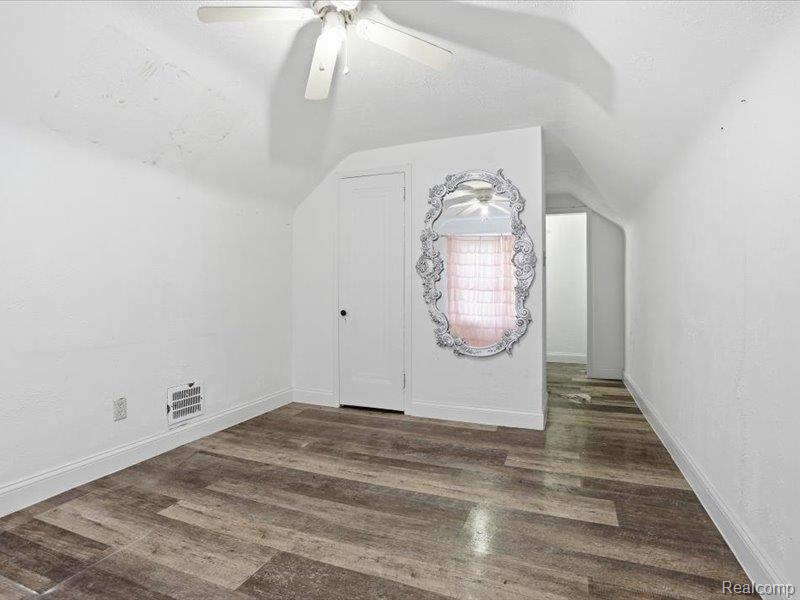19417 Glastonbury Road, Detroit, MI 48219 — Photo 16