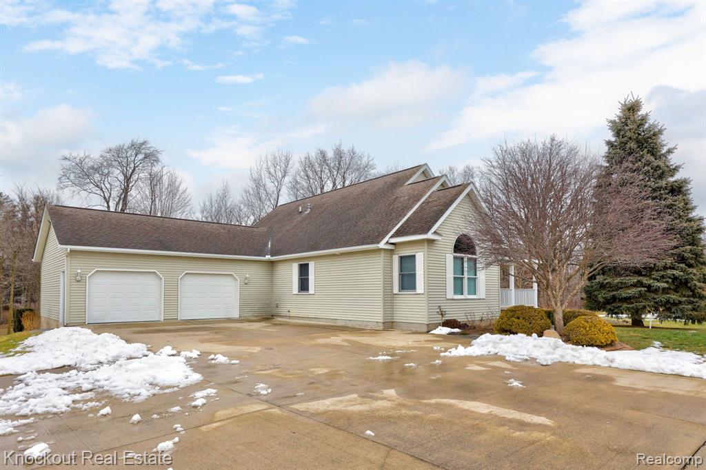 7578 Waters Edge Drive, Vassar, MI 48768 — Photo 4