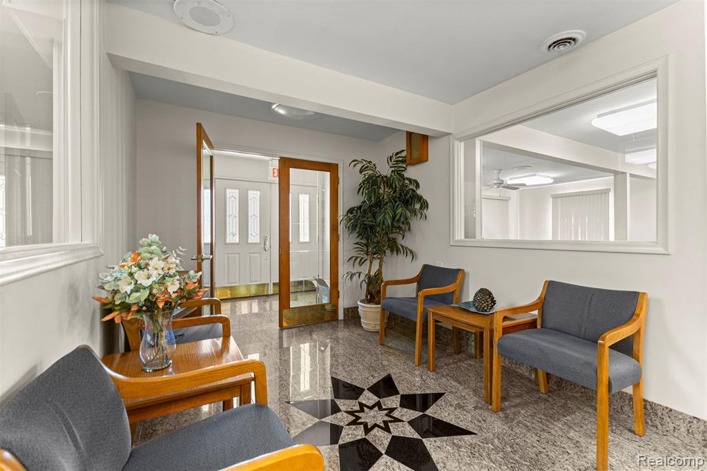 30401 Utica Road, Roseville, MI 48066 — Photo 10