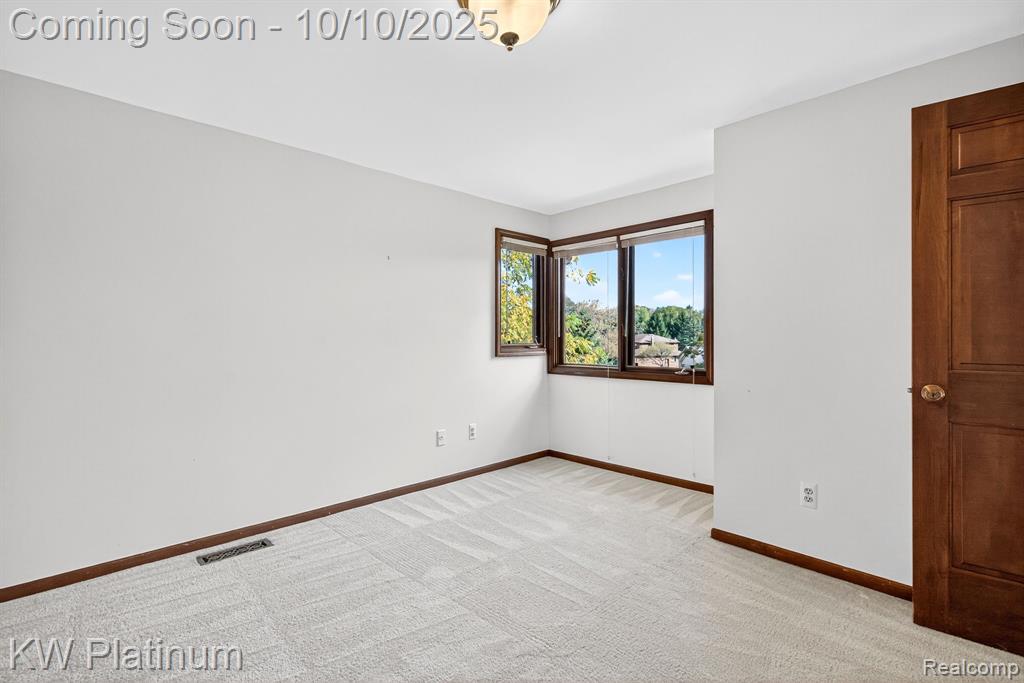 842 Timberline Drive, Rochester Hills, MI 48309 — Photo 30