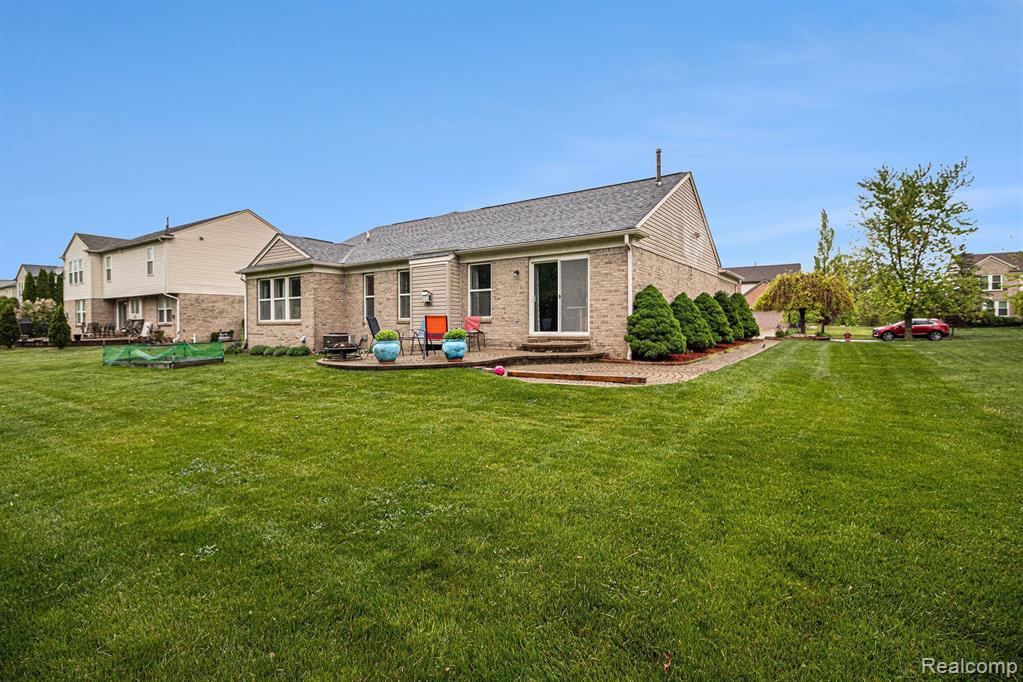 47291 FAIRLAWN Court, Canton, MI 48188 — Photo 34