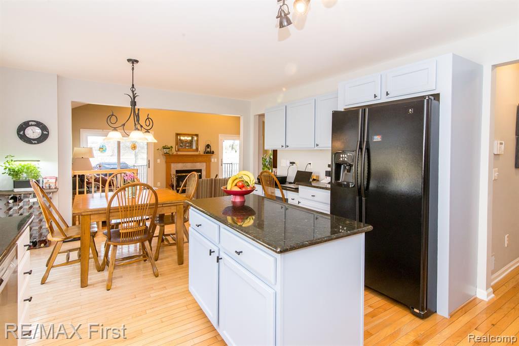 8598 GOLF LANE Drive, Commerce Twp, MI 48382 — Photo 37