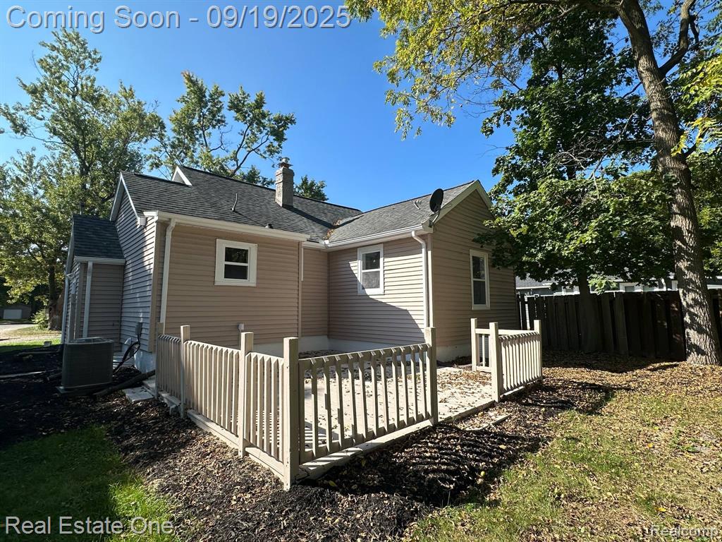 6089 Lapeer Road, Burton, MI 48509 — Photo 28