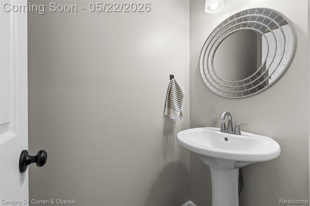 931 S Parkwood Drive, South Lyon, MI 48178 — Photo 20