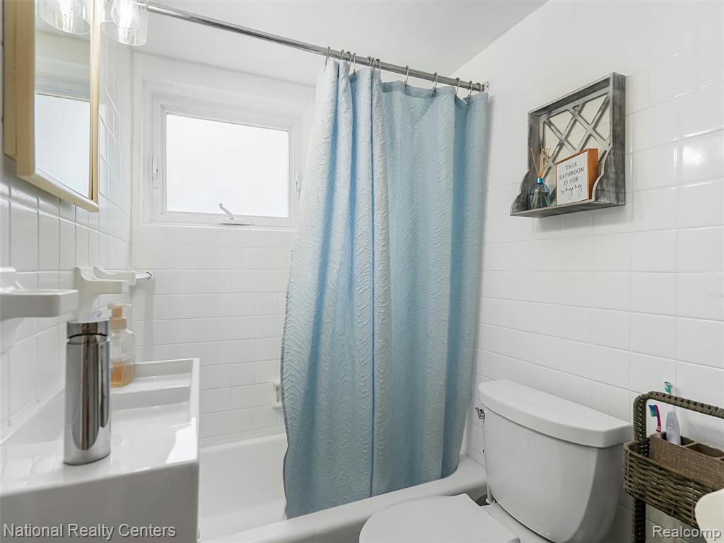 520 Parkdale Avenue, Rochester, MI 48307 — Photo 24