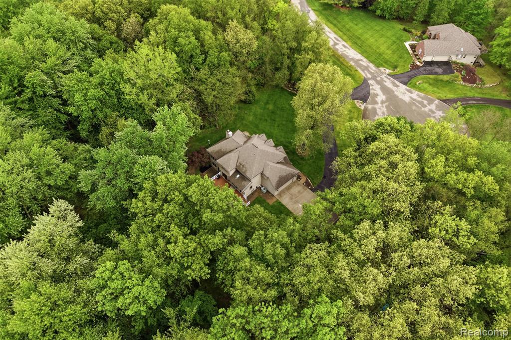 8235 Ironwood Drive, Pinckney, MI 48169 — Photo 36