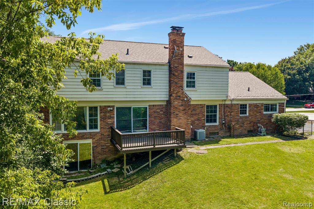 4268 Covered Bridge Road, Bloomfield Hills, MI 48302 — Photo 30