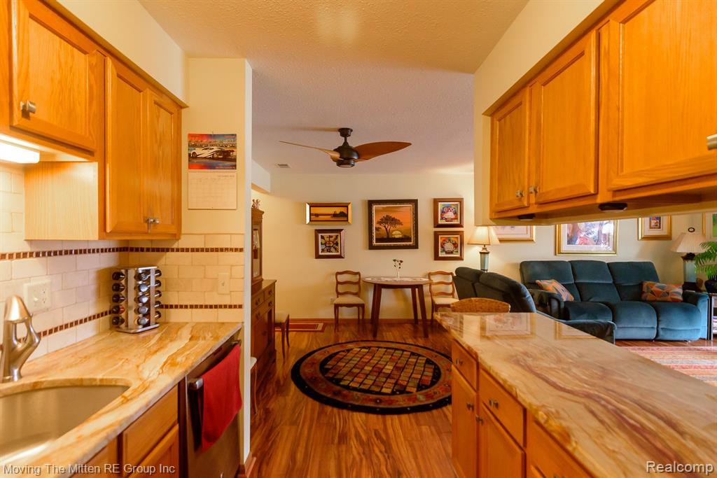 45912 PURPLE SAGE, Belleville, MI 48111 — Photo 12